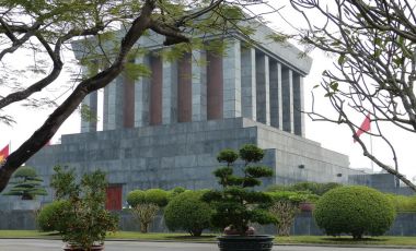 Mausoleul lui Ho Chi Minh din Hanoi